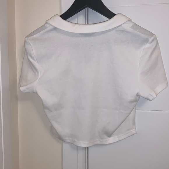 cropped collared v neck shirt - Picture 2 of 2